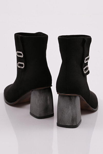 DGN Dámské kozačky na tlustém podpatku s tupou špičkou v černém semiši 2623272211442322