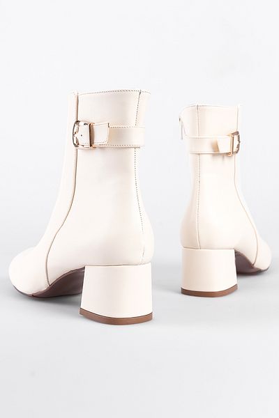 Capone Outfitters Γυναικείες μπότες με μεσαίο τακούνι με στρογγυλή πόρπη