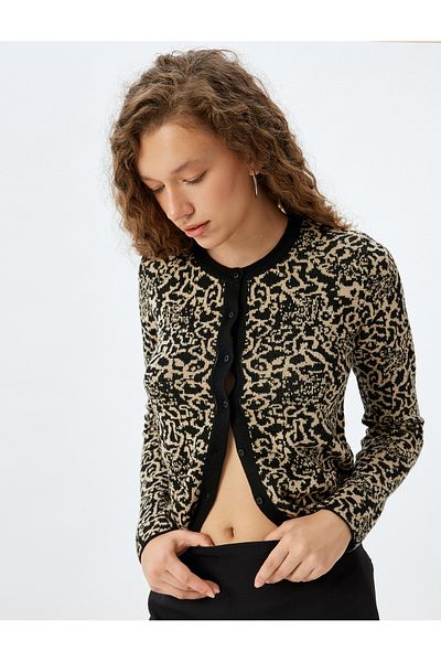 Koton Crew Neck Buttoned Long Sleeve Knitwear Cardigan