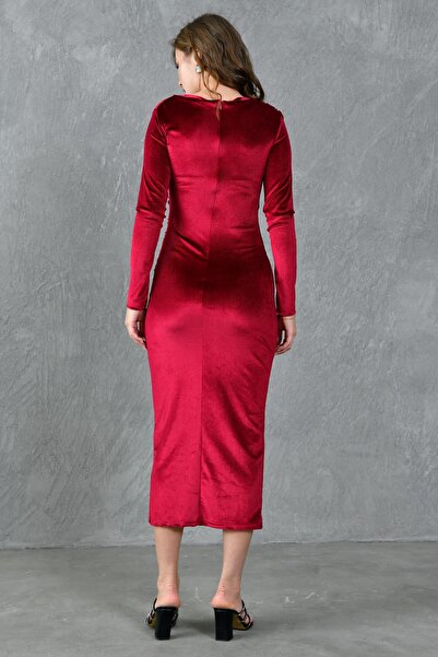 bayansepeti Pružná sametová látka Gather Detailní široký límec Dlouhý rukáv Midi Délka Vínové sametové šaty 3660