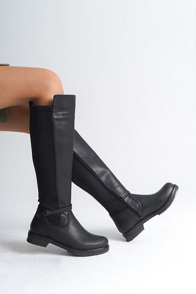 Capone Outfitters Unterhalb des Knies. Damenstiefel aus Tauchstoff mit Banddetail vorne und seitlichem Reißverschluss