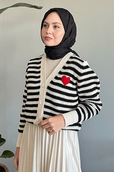 InStyle سترة تريكو إكرو مخططة على شكل قلب