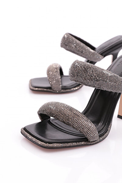 DGN Μαύρες μεταλλικές γυναικείες παντόφλες με τακούνι - Χοντρό ασημί πέτρινο λουράκι 313833210