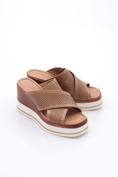 DGN Жіночі тапочки з товстою підошвою Capıcıno, натуральна шкіра 4210352813993