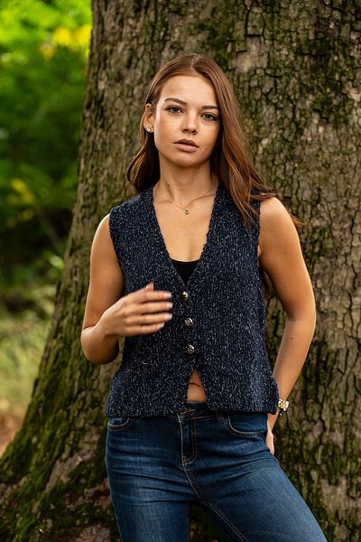VerdeBlanco Navy Blue Knitted Sleeveless Vest
