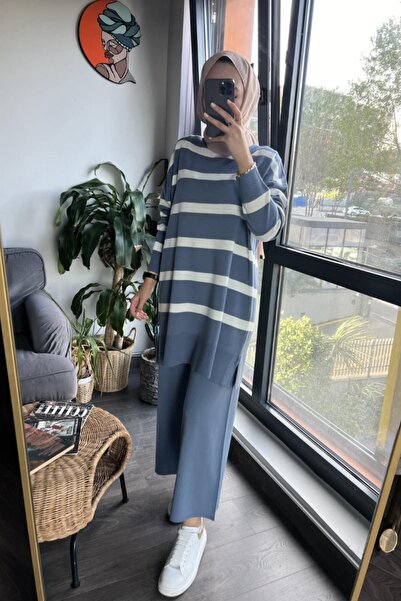 Tesettür Vagonu Βασικό ριγέ Baby Blue Γυναικείο Σετ Δύο Τεμαχίων