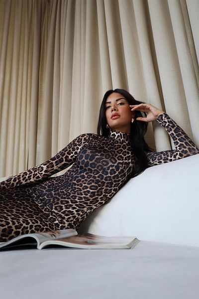 Tuba Butik Černé béžové dlouhé šaty se stojáčkem s leopardím vzorem