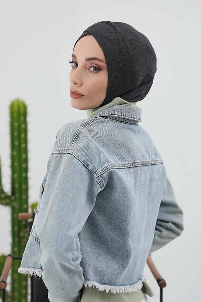 Aisha's Design غطاء رأس شتوي بتفاصيل متقاطعة من الأمام، TB-4RB