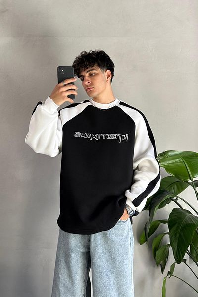 Flaw Wear Sleeve Piping Crossover Crew Neck Black Sweatshirt
