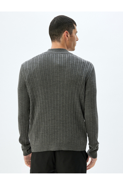 Koton Трикотажен пуловер с яка и цип - смесена вълна