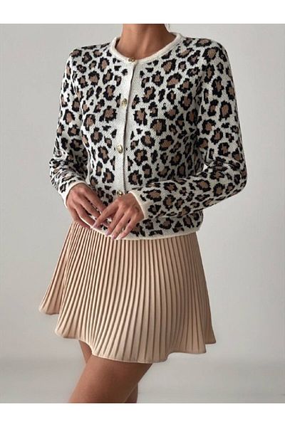 Panku Bizu Design Store سترة صوفية منقوشة بنقشة الفهد من Mystique بأزرار معدنية
