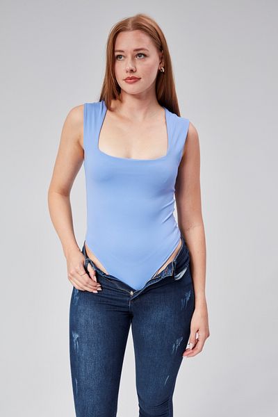 Maison La Femme Body cu mânecă zero, cu căptușeală albastră, cu decolteu pătrat, decoltat
