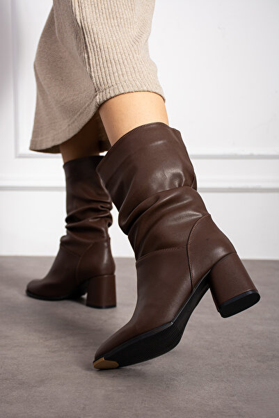 KOTAN Kahve Cilt Körüklü Rahat Şık Topuklu Büzgü Detaylı Kadın Bot