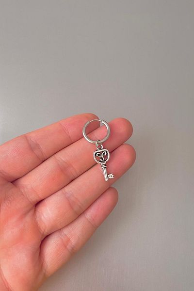Jaida Moda Unisex Silver Gothic Key Figured Dangle Steel Hoop Earrings