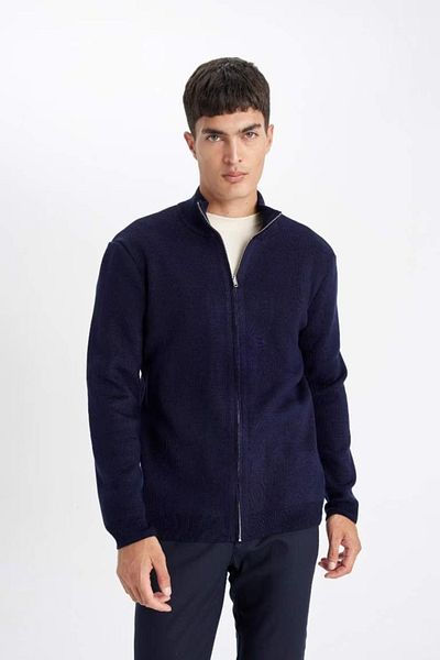 DeFacto Standard Fit Normal Cut Stehkragen Strickjacke mit Reißverschluss C8158ax24au