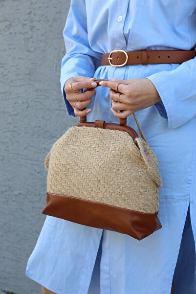 Madamra Tan Women's Magnet Cover Straw Hand and Shoulder Bag