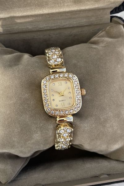 Leerybee Gold Color Luxury Stoned Women's Wristwatch