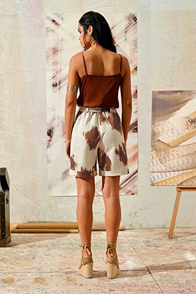 UPGRADE Καφέ σορτς με σχέδιο βερμούδας