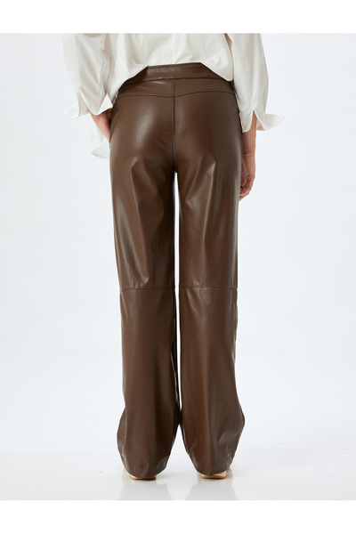 Koton Παντελόνι ίσιο πόδι με κουμπιά με λεπτομέρεια ραφής από συνθετικό δέρμα