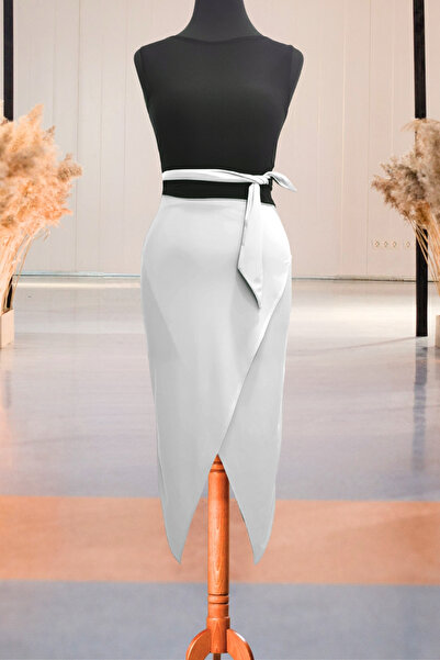 Due Stelle White Cross Cut Asymmetrical Pencil Skirt