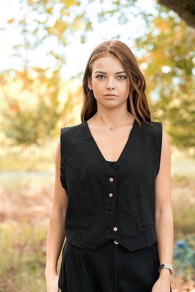 VerdeBlanco Button Detailed Sleeveless Linen Vest Black
