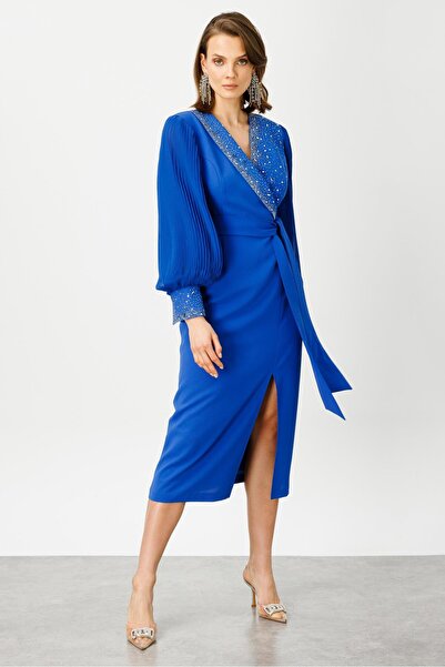 Moda İlgi Модальні рукави з пілісированою обробкою та каменем на сукні Saks