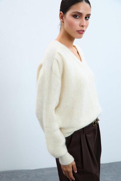 Serianno Yün ve Mohair Karışımlı Drape Detaylı Pullu Kazak