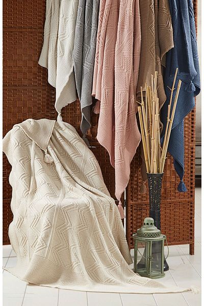 DOUX HOME Pătură TV împletită Selin Knitwear 6 ciucuri 130 X 170 (PIATRA)