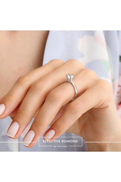 Effective Diamond 0.40 Karat Masalsı Parıltı Tektaş Gümüş Yüzük