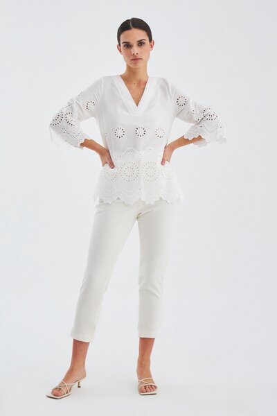 Peraluna Hiromi Blouse %100 Pamuk V Yaka 3/4 Çan Kol Yazlık Kadın Bluz - Beyaz