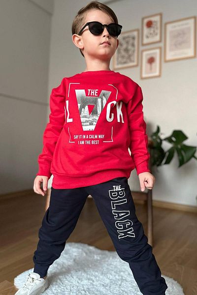 Riccotarz Boy's The Black Letter & Figure Λεπτομερές σετ κόκκινης φόρμας