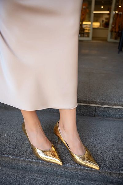 LAMİNTA Pantofi cu toc pentru femei Odra Gold cu model triunghi cu toc