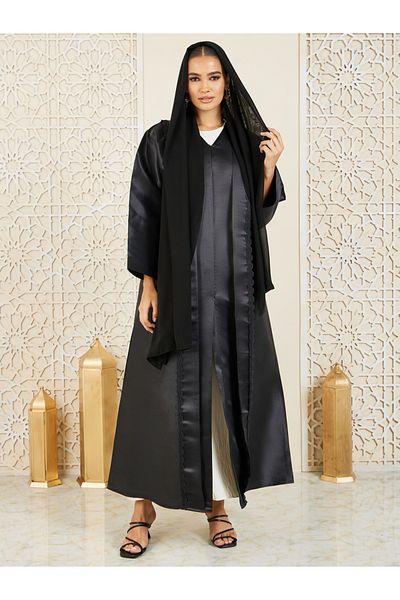 Anthrilo By Styli عباية مطرزة بالدانتيل والساتان