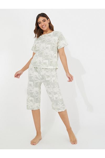 Styli All Over Print T-Shirt & Capri Pyjama Set