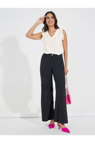 Styli Ruffled Sleeveless V Neck Top