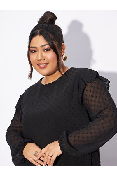 Sassafras By Styli Plus Dobby Round Neck Top