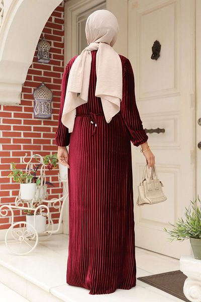 Neva Style Rochie Hijab din catifea burgundă - plisată, Model Nr: 22751BR