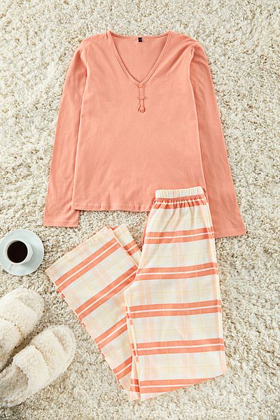 Trendyol Collection Plaid-Pyjama-Set aus 100 % Baumwolle – Schnür- und Knopfdetail THMAW25PT00004