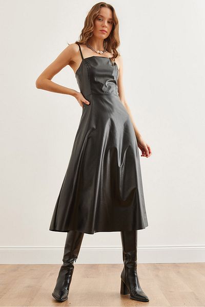 Olalook Damen-Midi-Kunstleder-Glockenkleid mit schwarzen Trägern und seitlichem Reißverschluss ELB- 19002272