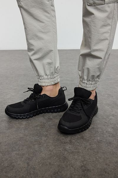 TRENDYOL SHOES Pánské běžecké tenisky - Černé šněrovací Takaw25sn00021
