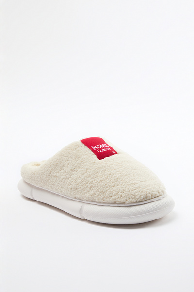 TRENDYOL SHOES Beige Plush Woven Label Detailed Women's House Slippers Takaw25Er00012