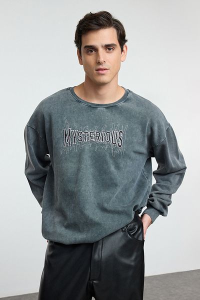 Trendyol Collection Φούτερ με φαρδιά κοπή με λαιμόκοψη με λεπτομέρεια κεντήματος - TMNAW25SW00139
