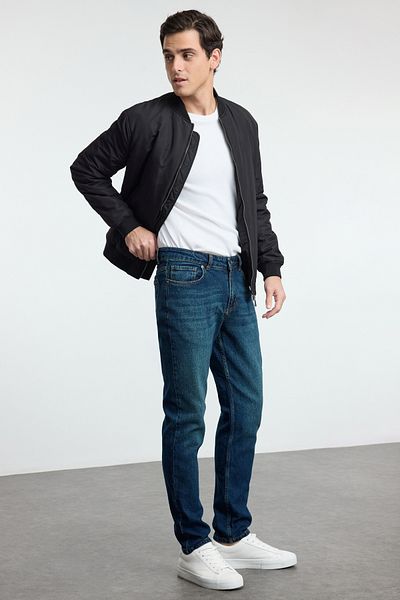 Trendyol Collection Férfi Essential Fit sötétkék farmer farmer - szorongatott megjelenés, TMNAW25JE00008