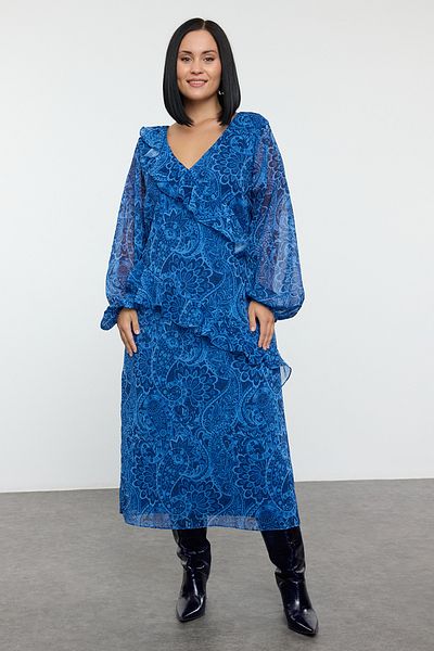 Trendyol Curve Marineblaues, gewebtes Chiffon-Kleid in Übergröße TBBAW25AH00089