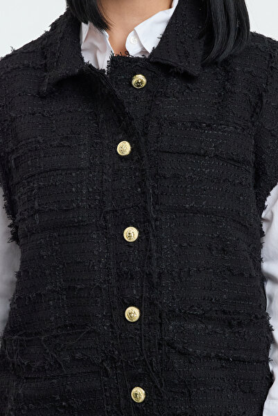 Trendyol Curve Μαύρο τουίντ γιλέκο μεγάλου μεγέθους με τσέπες και χρυσά κουμπιά TBBAW25BH00007