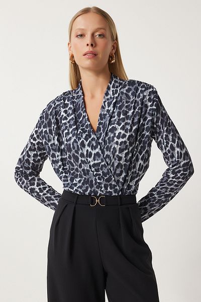 Happiness İstanbul Dámská šedočerná leopardí zavinovací límec vycpaná písková halenka se zapínáním na patentky Zh00040
