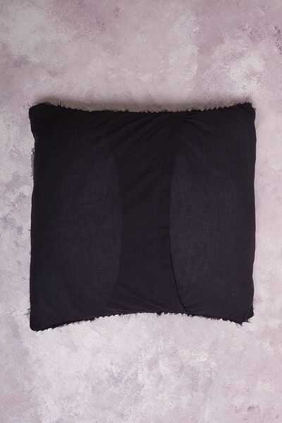 Peraluna Foam Pillow Chiffon Stripe Knitwear Pillow Case 45X45 cm - Black