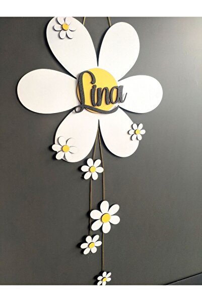 bir parça tasarım Papatyalı isme özel ahşap kapı süsü