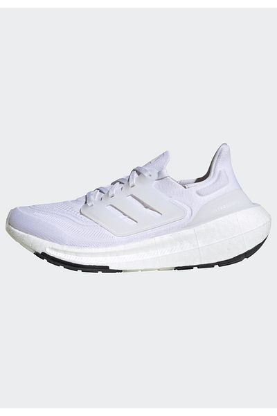 adidas حذاء الجري Ultraboost Light للنساء باللون الأبيض (GY9352)