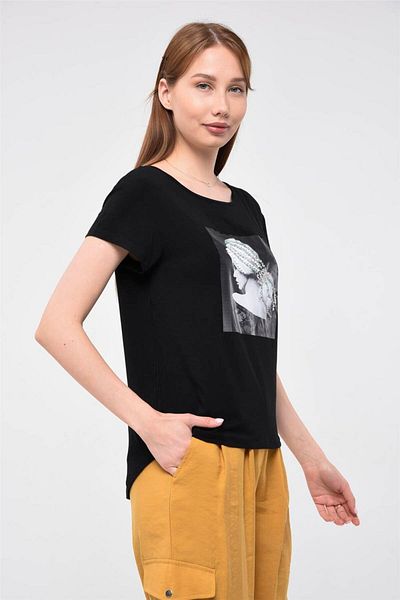HomeStore T-Shirt mit Mädchen-Print und Haar-Design, mit Steinen verziert
